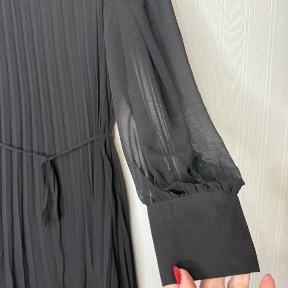 Torrid Mini chiffon pleated black dress size 1X - Picture 6 of 11